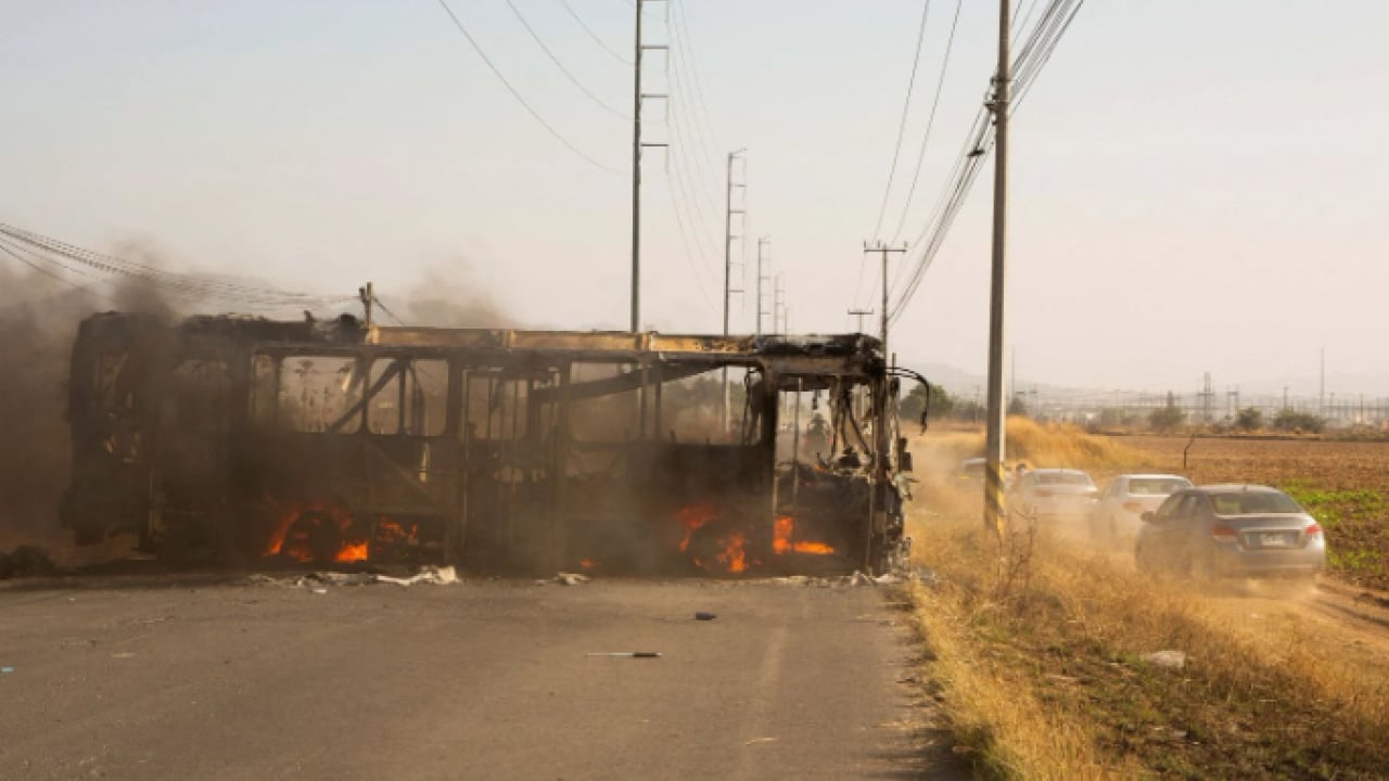 Foto - Meksika sokakları cehennemi yaşıyor! Kartel lideri öldü, ortalık birbirine girdi