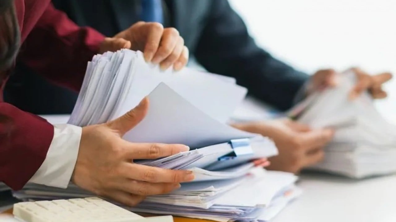 Foto - Memuriyet hayatında milat! Yanlış yapanın hem maaşı kesilecek hem 3 yıl kapı dışarı edilecek