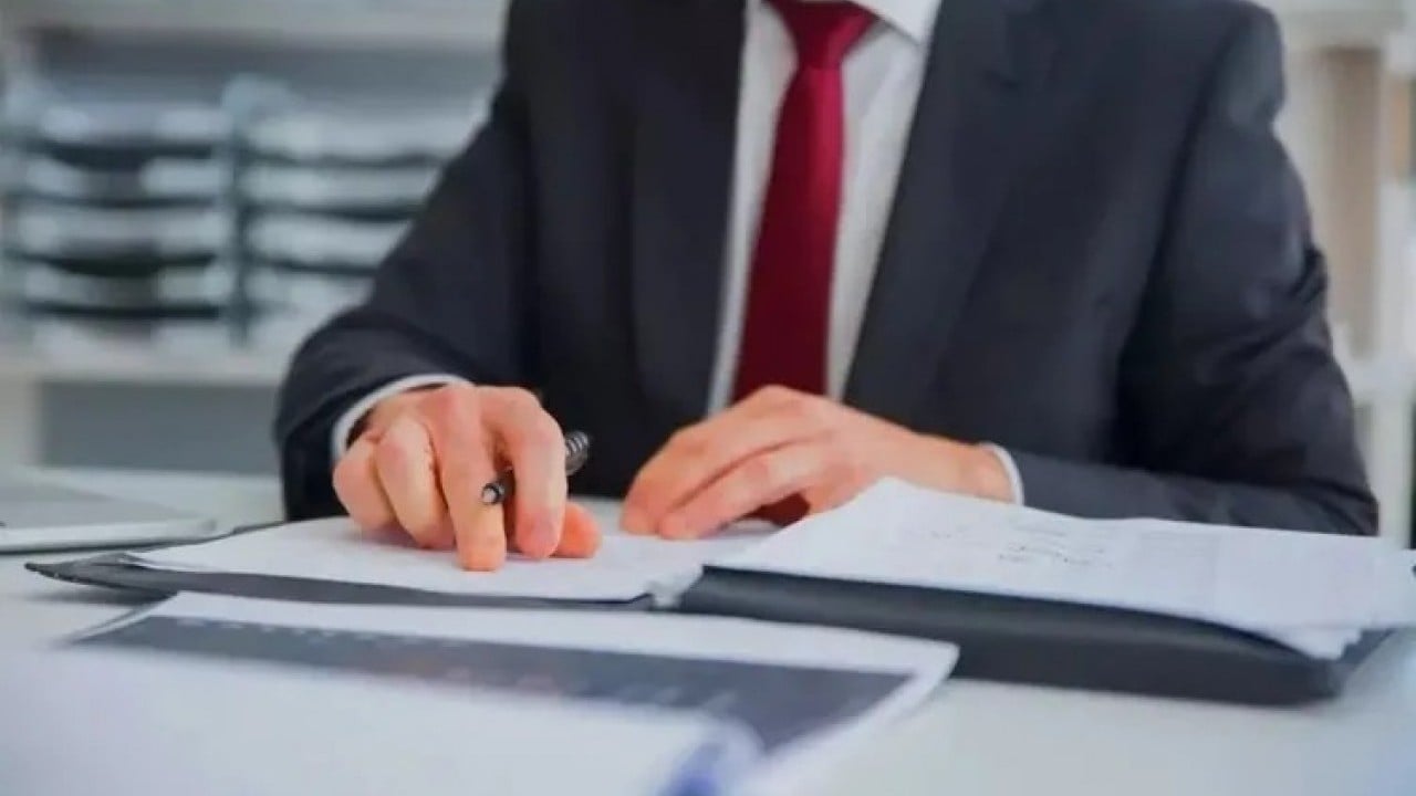 Foto - Memuriyet hayatında milat! Yanlış yapanın hem maaşı kesilecek hem 3 yıl kapı dışarı edilecek