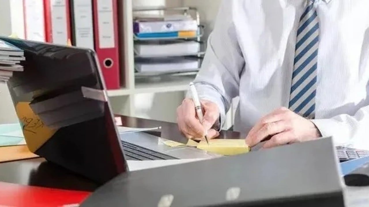 Foto - Memuriyet hayatında milat! Yanlış yapanın hem maaşı kesilecek hem 3 yıl kapı dışarı edilecek