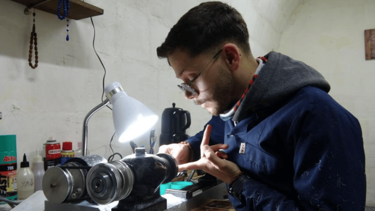 Foto - Merak ederek başladığı işin ustası oldu