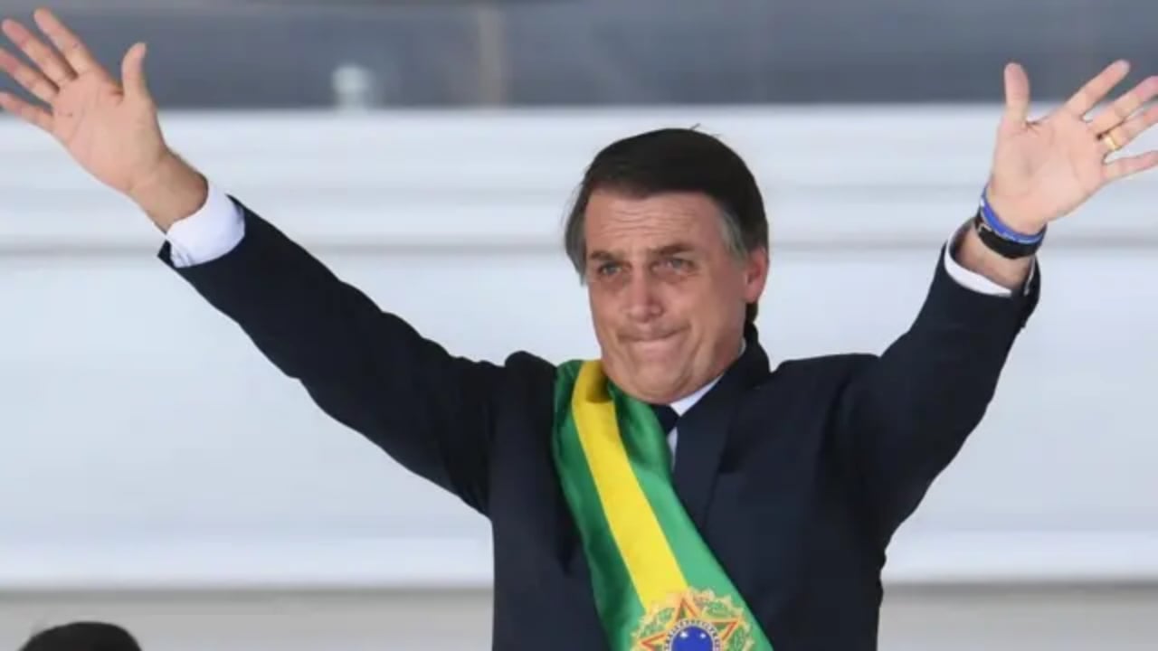 Foto - Merakına yenilip elektronik kelepçeyi bozdu, polis hemen kapıyı çaldı! Devlet başkanına yaka paça tutuklama