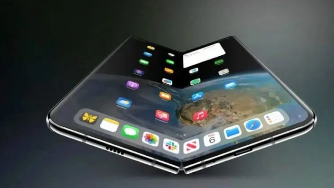Foto - Merakla bekleniyordu: Katlanabilir iPhone görücüye çıktı!