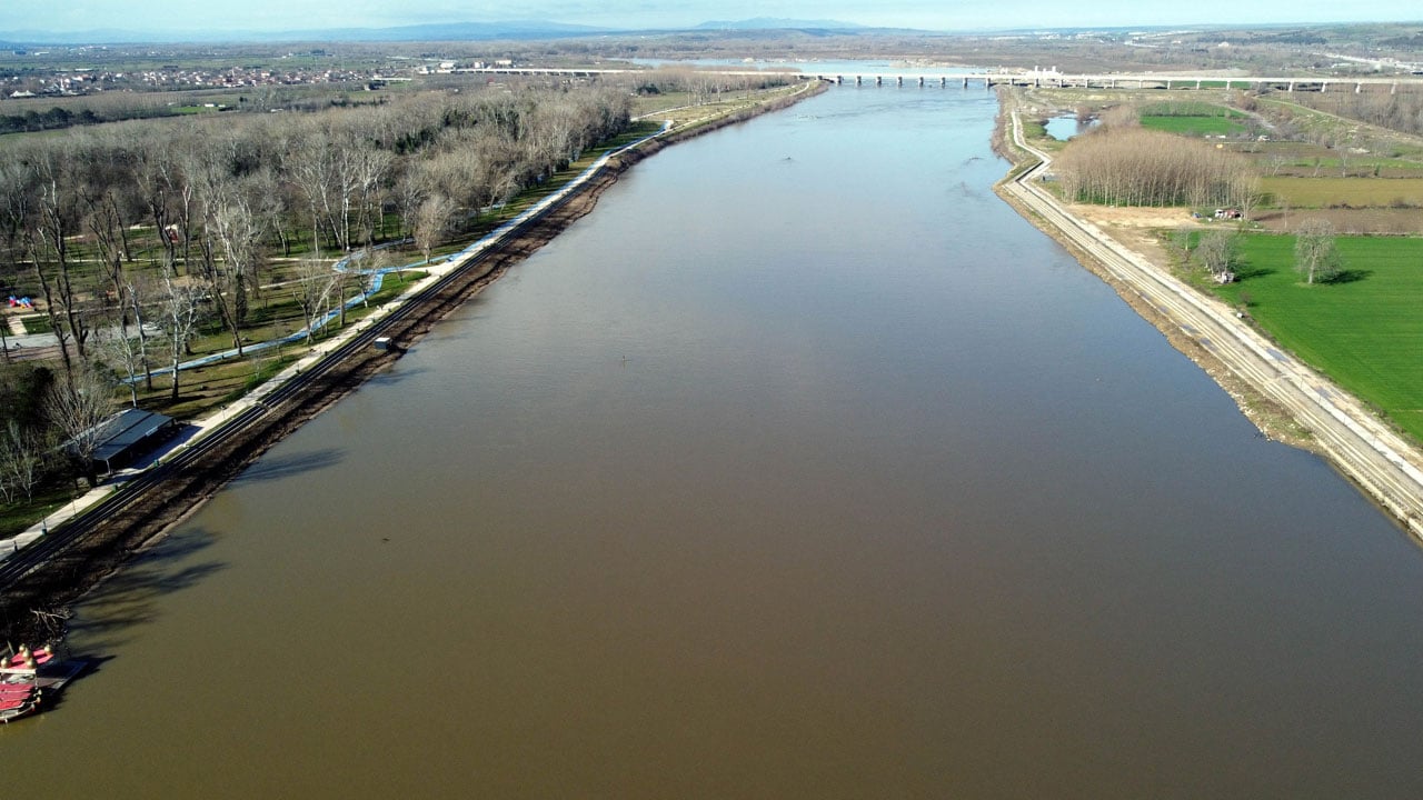 Foto - Meriç yeniden yükseldi! Edirne için bu kez ‘sarı alarm’ verildi