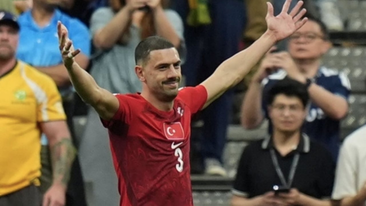 Foto - Merih Demiral'a tepkiler çığ gibi büyüyor! Bu nasıl açıklama böyle...