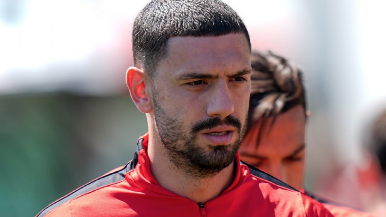 Foto - Merih Demiral'a tepkiler çığ gibi büyüyor! Bu nasıl açıklama böyle...