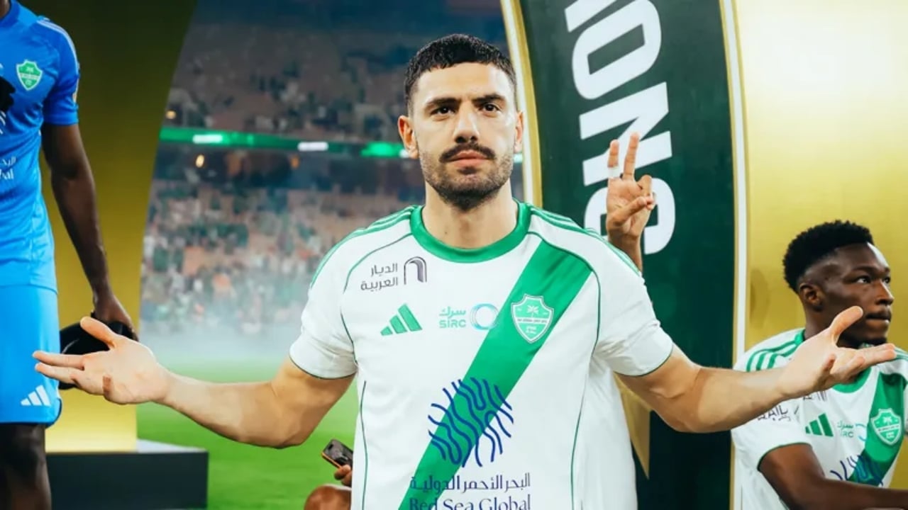 Foto - Merih Demiral’ı açıklayan Hakan Safi’ye büyük şok! Resmen ne yapacağını şaşırdı