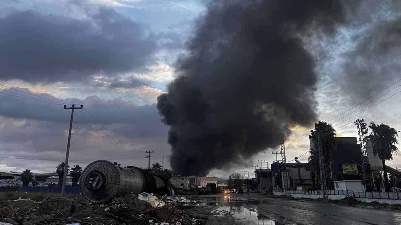 Foto - Mersin'de çok büyük yangın