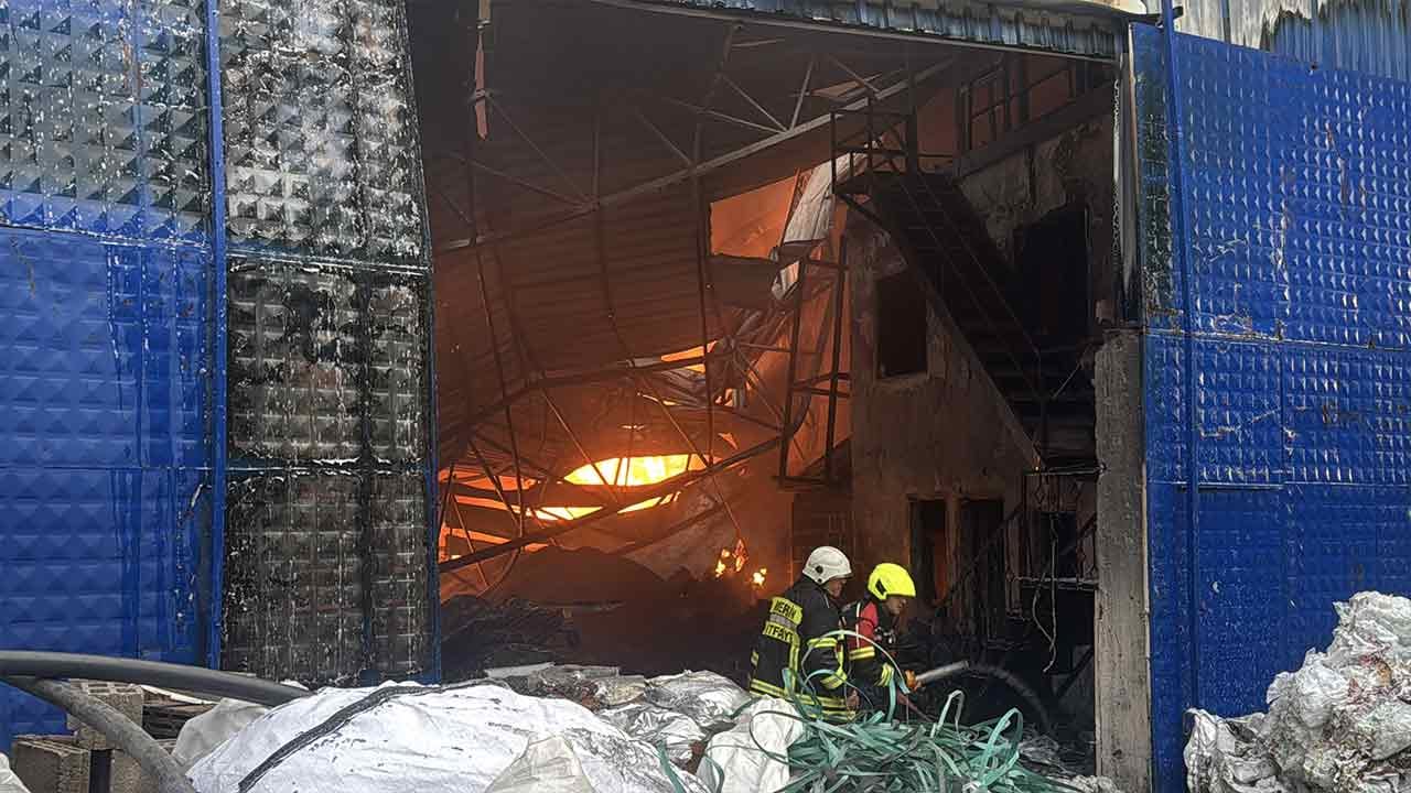 Foto - Mersin'de çok büyük yangın