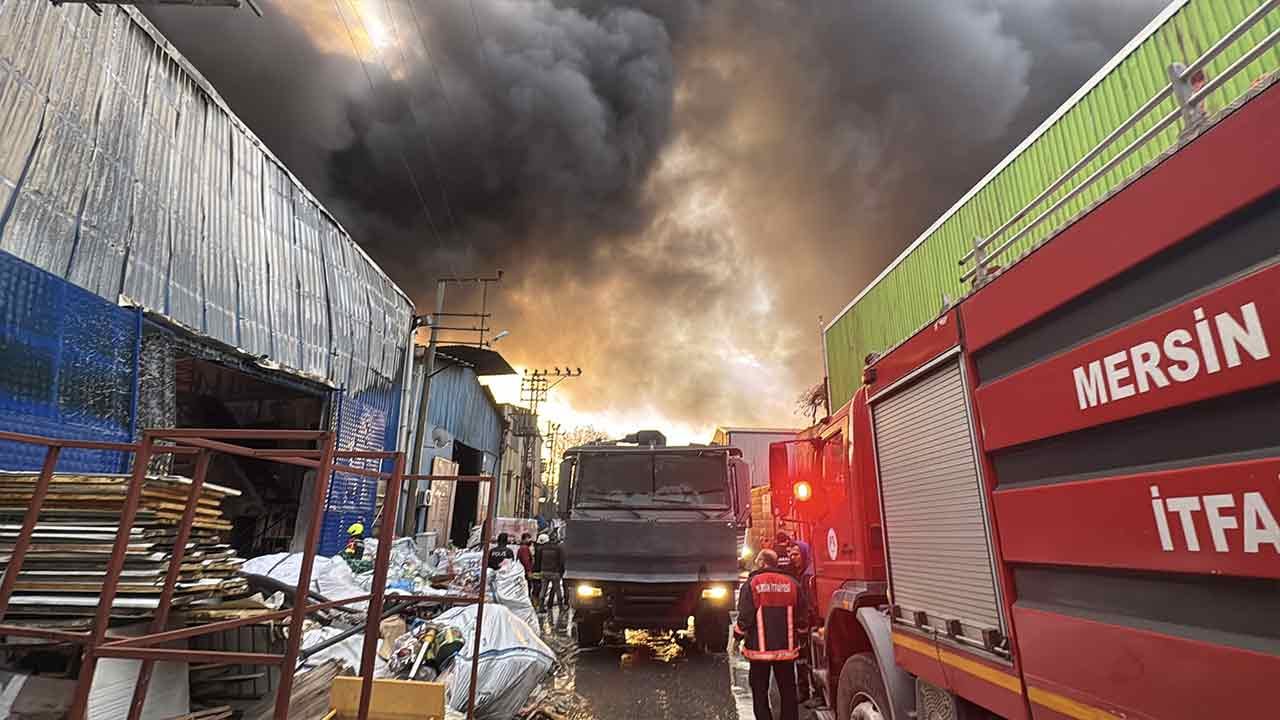 Foto - Mersin'de çok büyük yangın