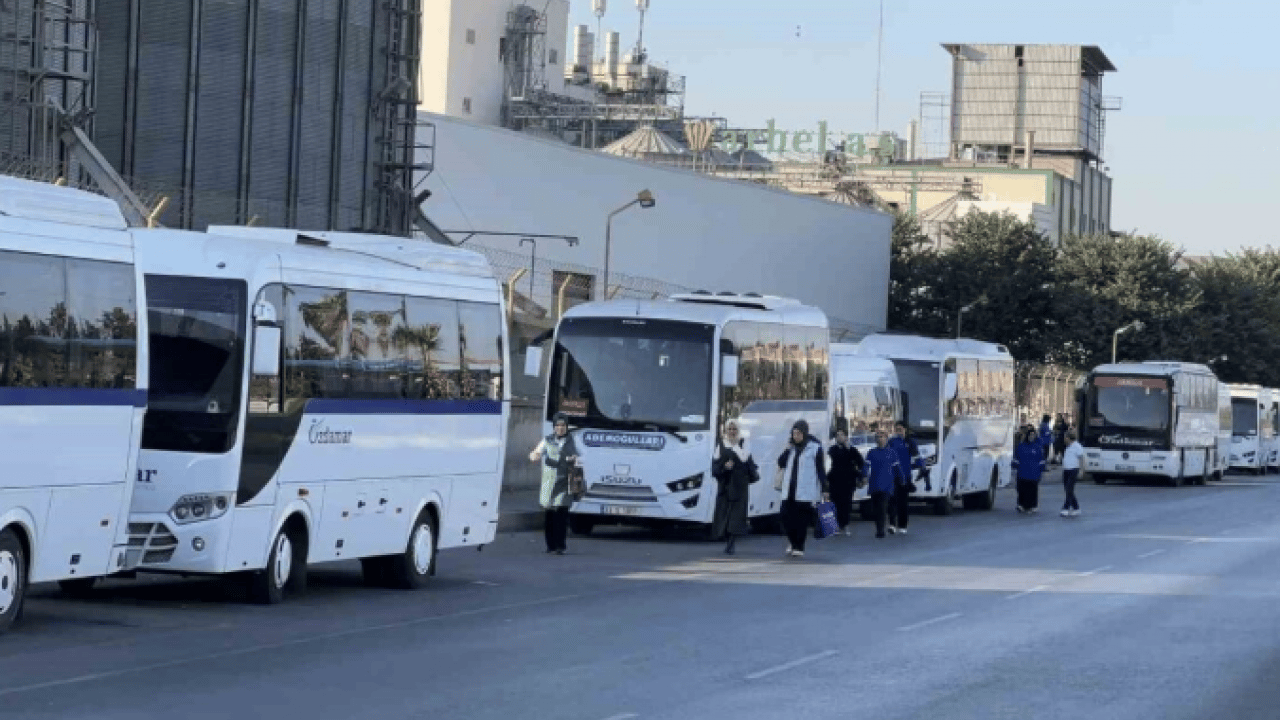Foto - Mersin’de gıda tesisinde zehirlenme skandalı: Zirai ilaçtan etkilenen 11 işçi hastaneye kaldırıldı