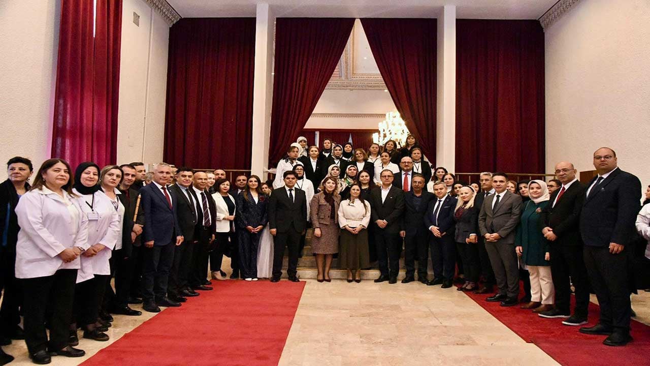 Foto - Mersin’de Maneviyat ve Sanat buluştu: Kutsal emanetlere saygı sergisi yoğun ilgi gördü