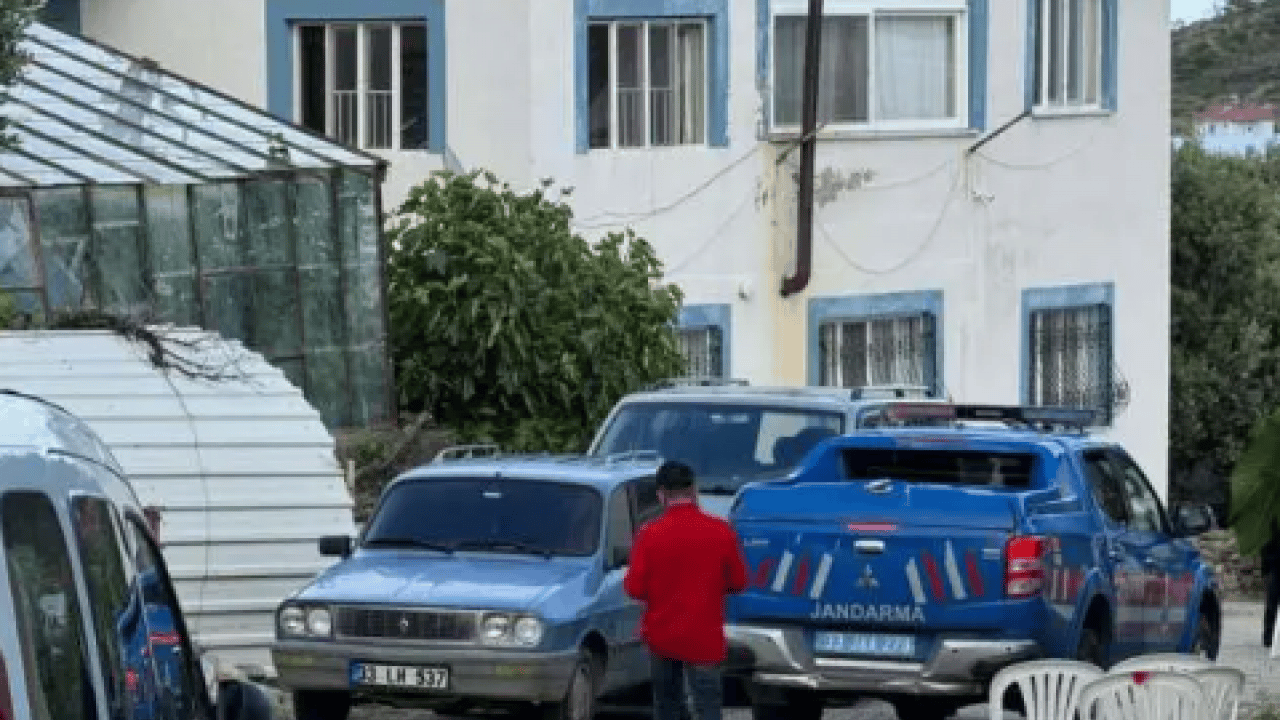 Foto - Mersin'de yürek yakan olay: İki kardeş öldü, baba ve anne yoğun bakımda!