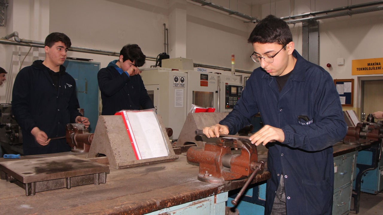 Mesleki eğitimde rekor ciro! Okullarda 295 milyon liralık üretim