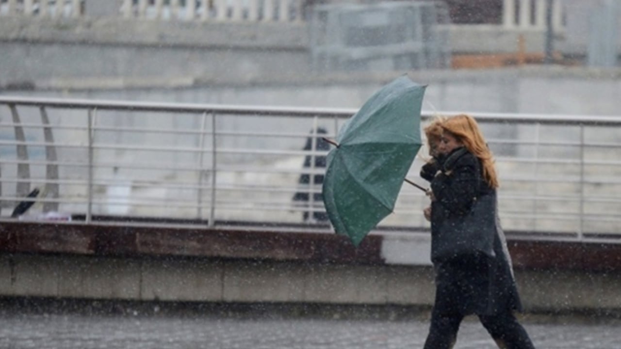 Foto - Meteoroloji duyurdu: Türkiye'ye büyük fırtına geliyor, sağnak yağmur yurdu vuracak! AKOM açıkladı