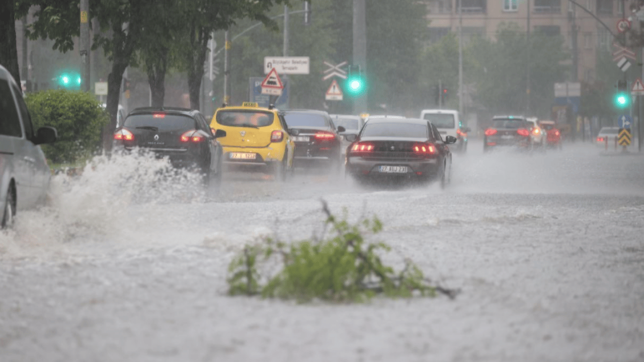 Foto - Meteoroloji’den 39 il için ‘sarı’ alarm: Sağanak ve doluya dikkat!