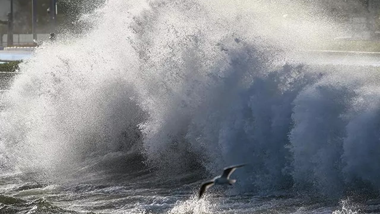 Foto - Meteoroloji'den denizlerde fırtına uyarısı: Ege ve Akdeniz için uyarı yapıldı! Saat vererek uyardı