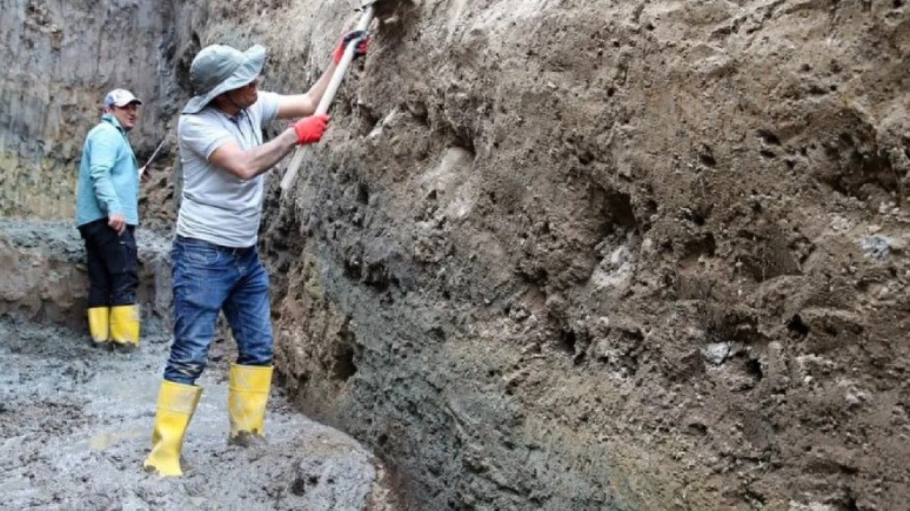 Foto - Metrelerce hendek kazdılar: İki ilçeyi deprem korkusu sardı!