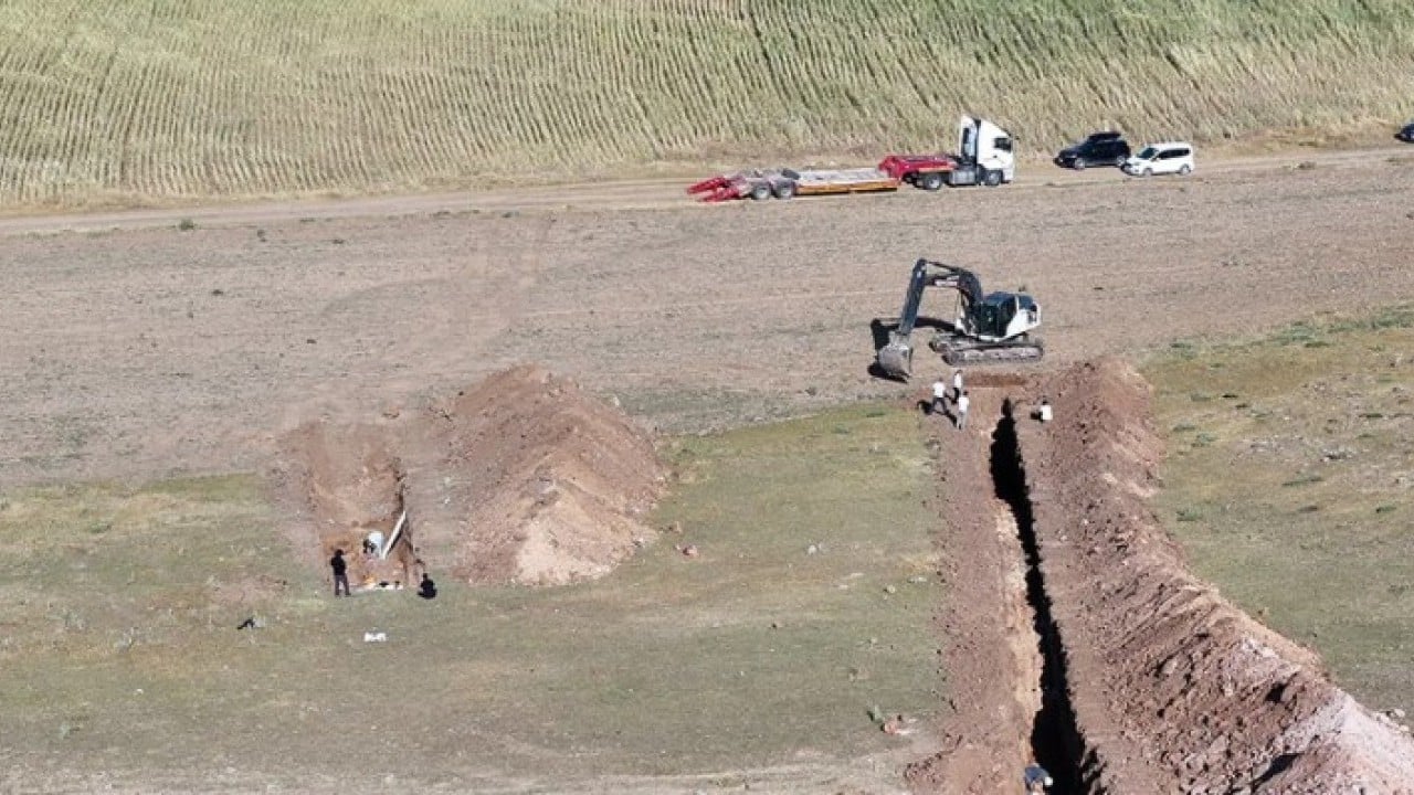 Foto - Metrelerce hendek kazdılar: İki ilçeyi deprem korkusu sardı!
