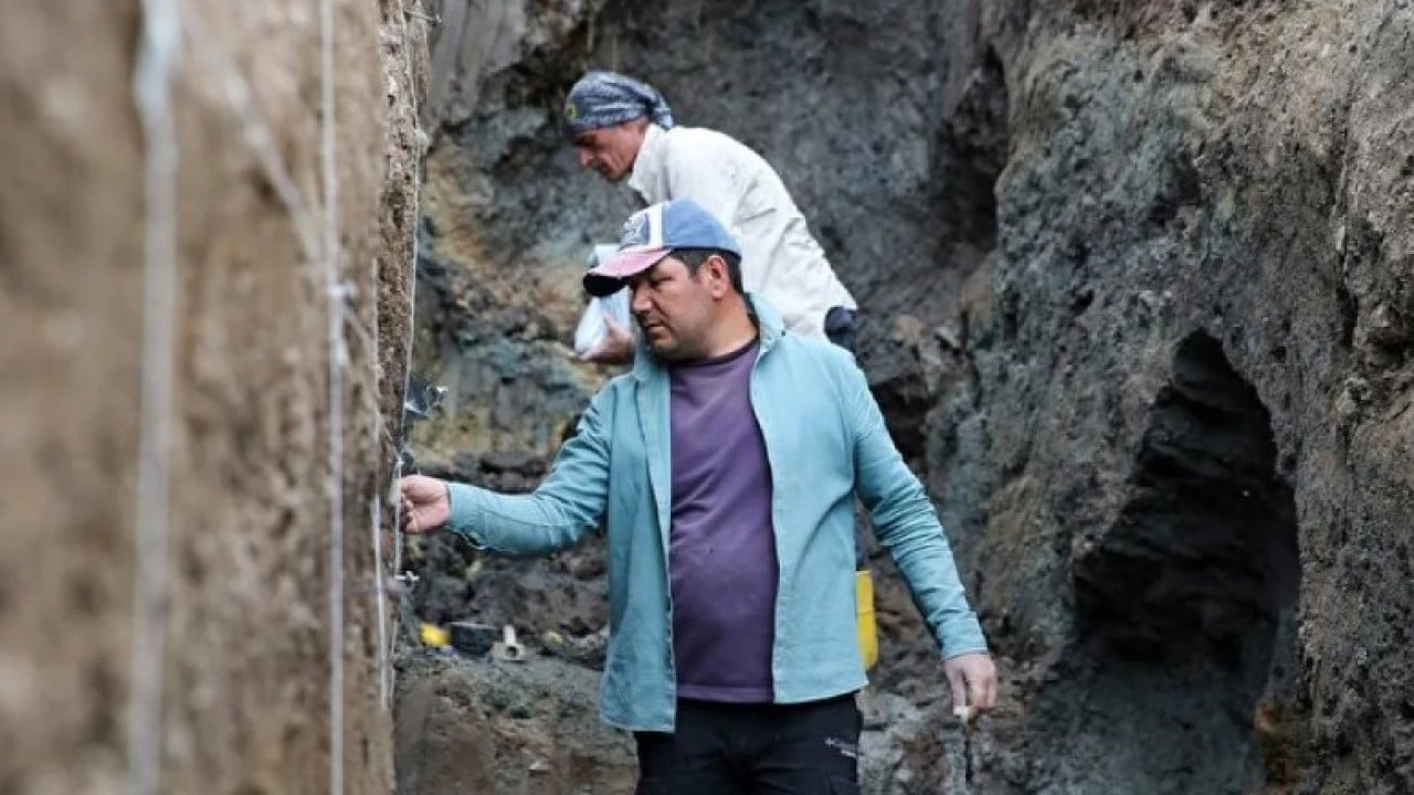 Metrelerce hendek kazdılar: İki ilçeyi deprem korkusu sardı!