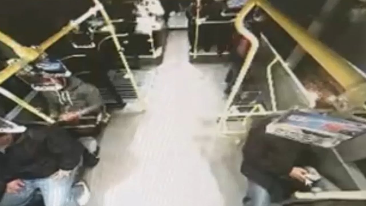 Metrobüste sim kart detayı Aynur'un katilinin yeni görüntüleri çıktı