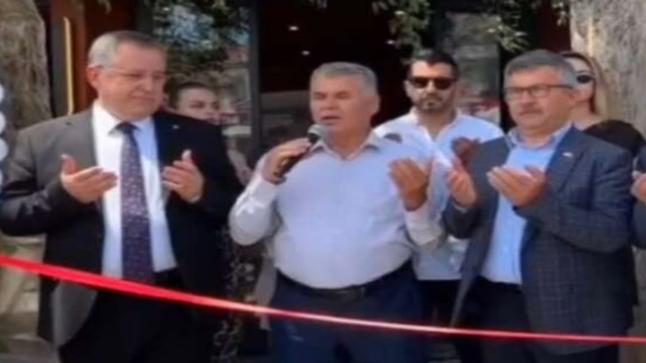 Foto - Meyhane açılışında dua eden emekli imamdan skandal sözler: Utanmadan bir de kendini savunmaya kalktı