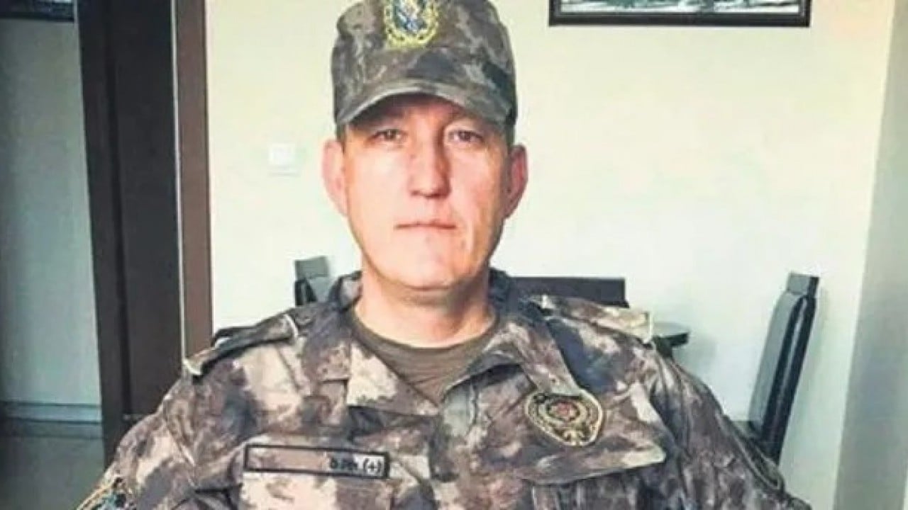 Mezarı başında Kur'an okuyup dua ettiler: Asırlık çınarlardan şehit müdüre vefa
