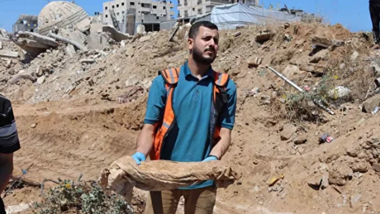 Foto - Mezarlığı buldozerle yerle bir ettiler! Alçakların ölüye bile saygısı yok