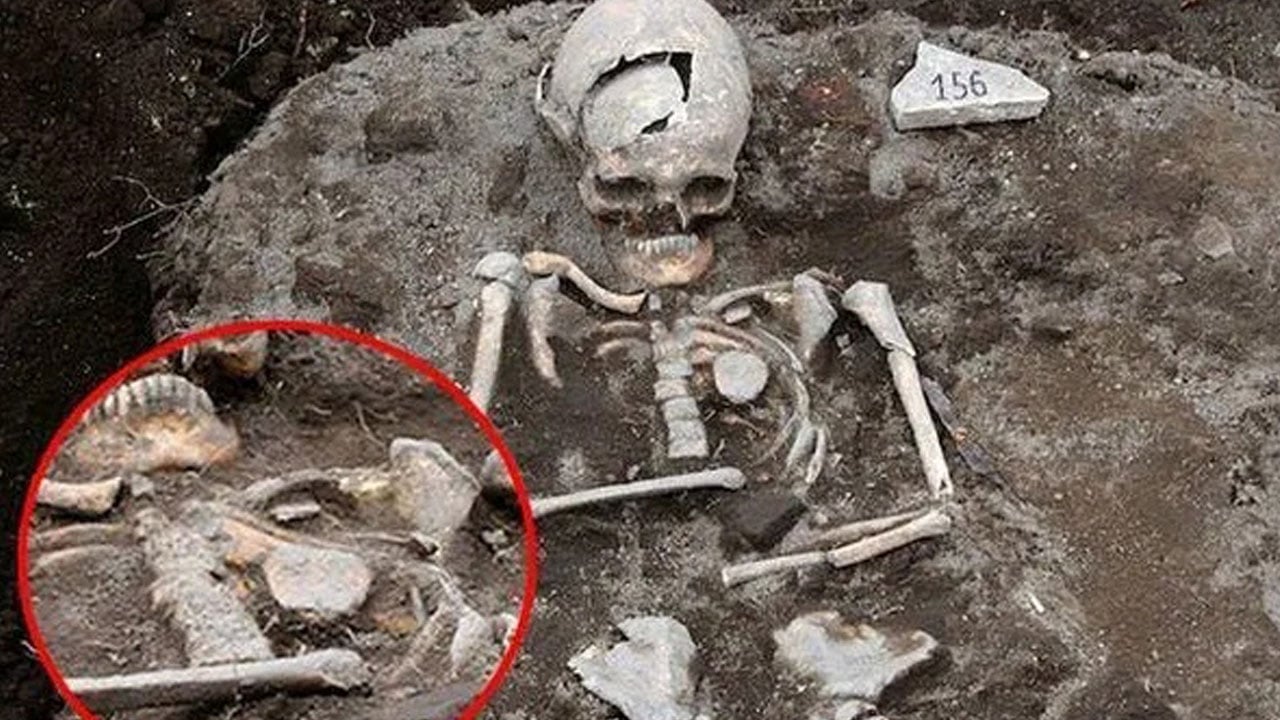Foto - Mezarlıkta vampir önlemi: Ölüler geri dönmesin diye yaptıkları dehşete düşürdü