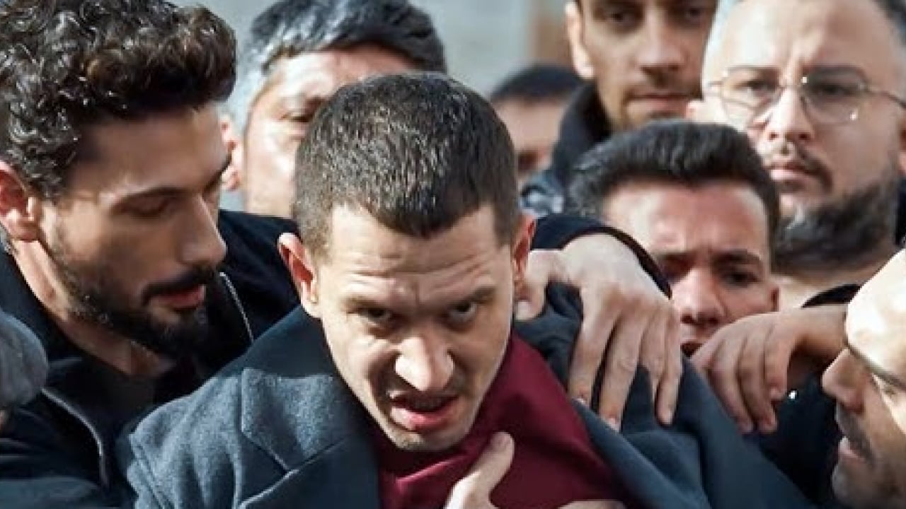 Foto - MHP Lideri Devlet Bahçeli tebrik etmiş, Bozkurt figürü hediye etmişti: Oyuncu Uraz Kaygılaroğlu'nun yeni mesleği...