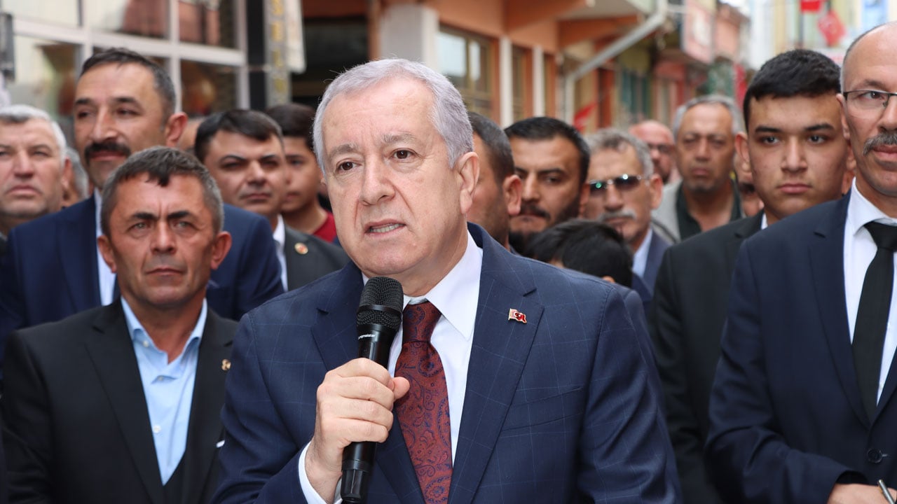 MHP’li Durmaz’dan kimliksizleşme uyarısı: Gençliğimiz kuşatma altında