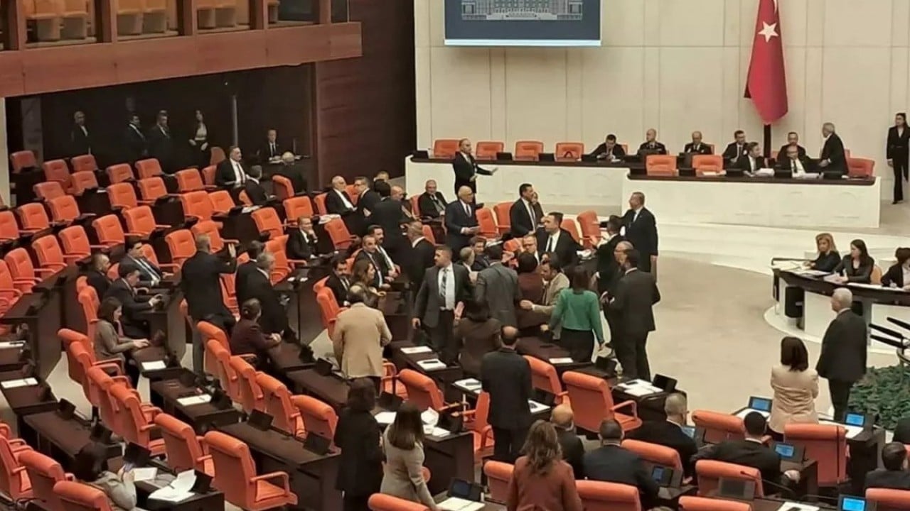 Foto - MHP'li isimden AK Partili vekillere sitem: Hayret, ayıp ya...
