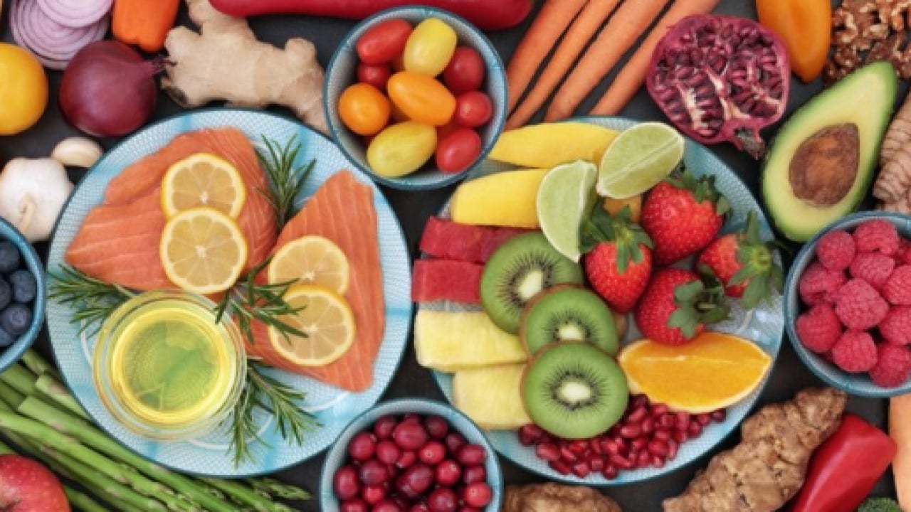 Mide yanmasını engelliyor: Bu gıdaları tok karna tüketmelisiniz