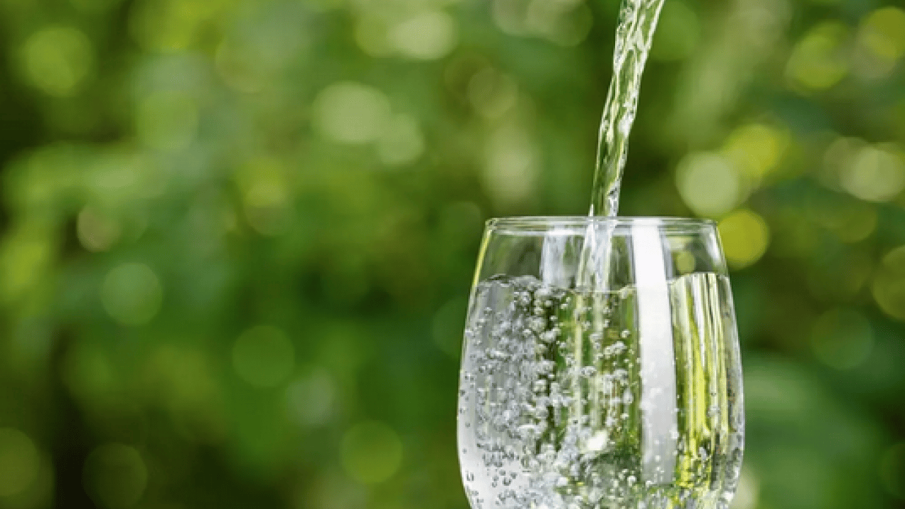 Foto - Mideyi delmiyor, koruyor! Yemekten sonra bir şişe... Faydalarını mutlaka öğrenmelisiniz!