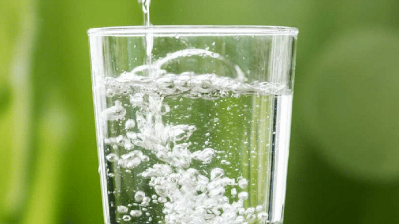 Foto - Mideyi delmiyor, koruyor! Yemekten sonra bir şişe... Faydalarını mutlaka öğrenmelisiniz!