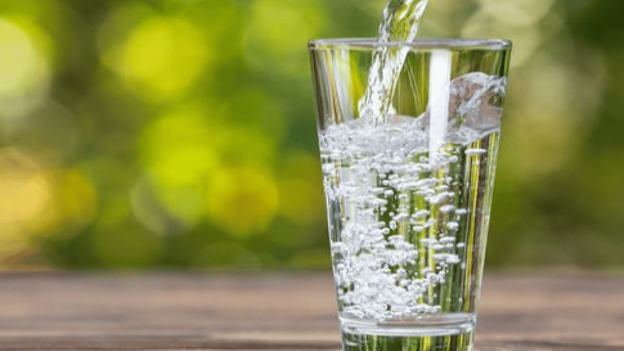 Foto - Mideyi delmiyor, koruyor! Yemekten sonra bir şişe... Faydalarını mutlaka öğrenmelisiniz!