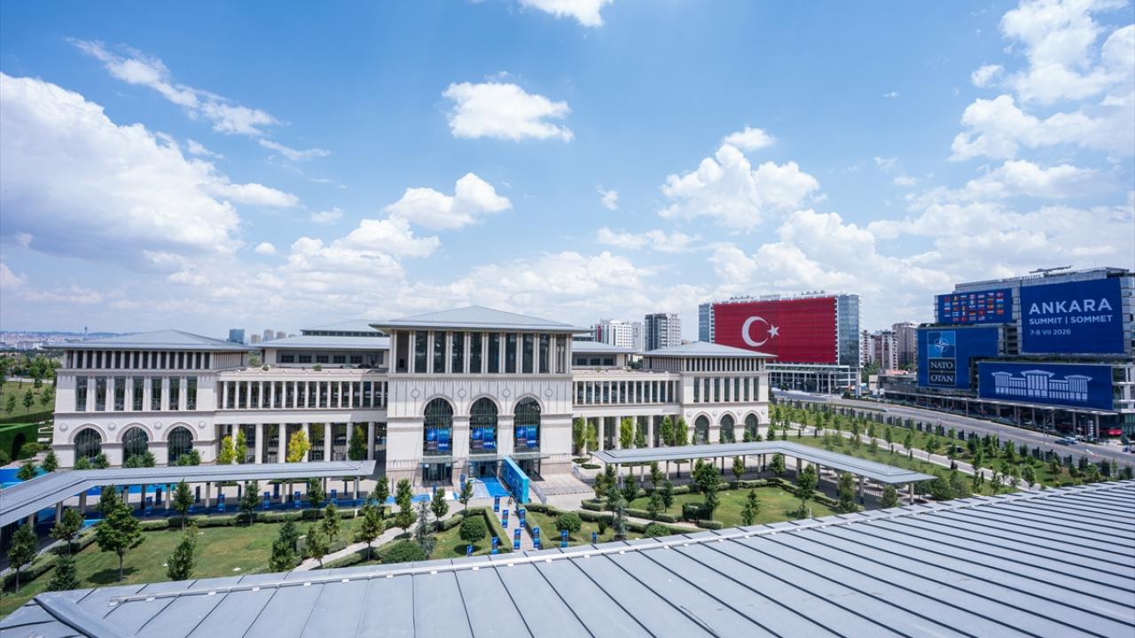 Foto - Milli dron NATO Zirvesi'nde başarıyla görev yaptı! 5 yılda 40 milyar dolar yatırım öngörülüyor 