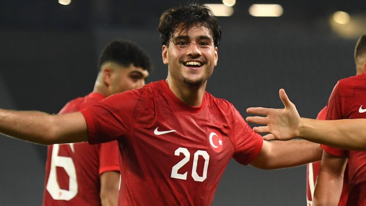 Foto - Milli futbolcu Aral Şimşir, Danimarka Süper Ligi'nde ‘Yılın Profili’ seçildi