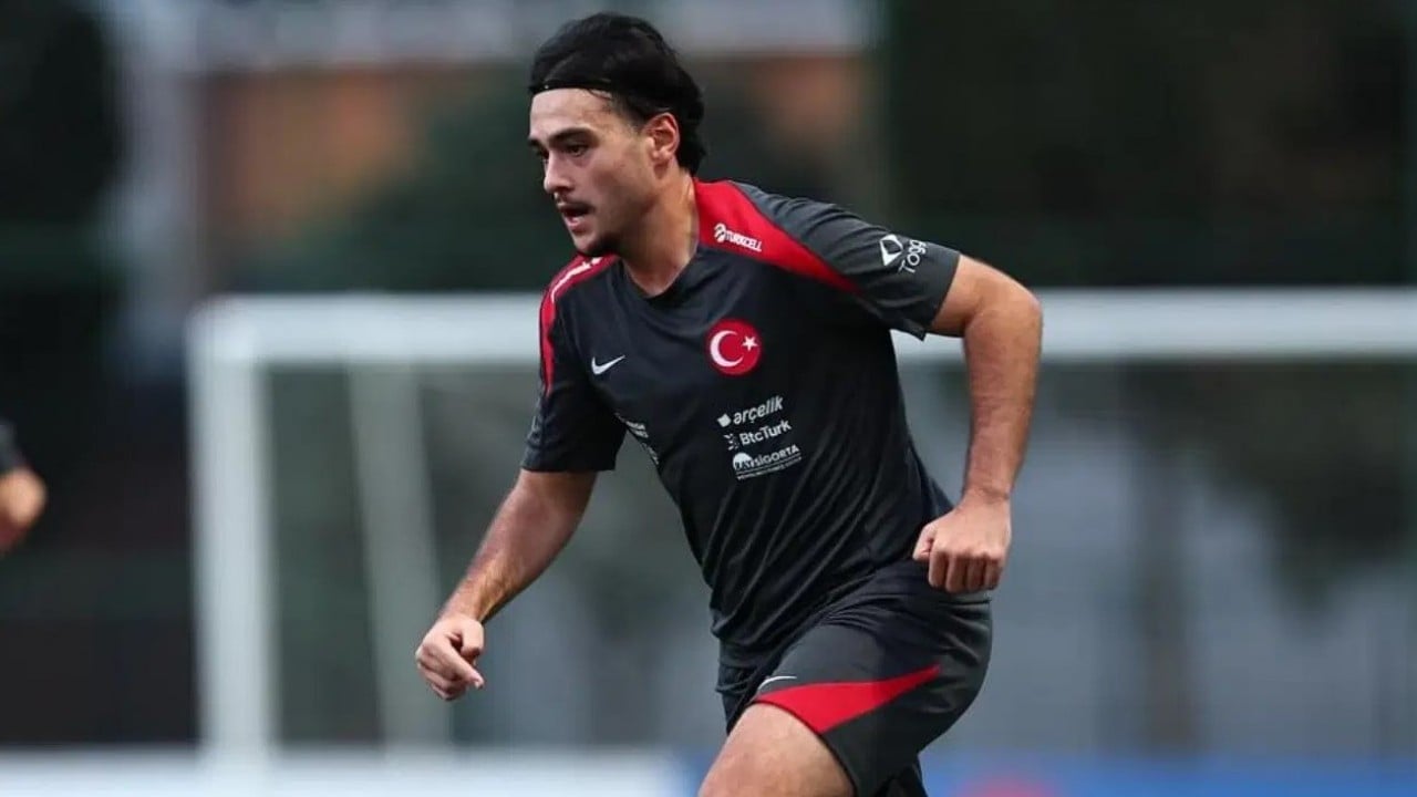 Foto - Milli futbolcu Aral Şimşir, Danimarka Süper Ligi'nde ‘Yılın Profili’ seçildi