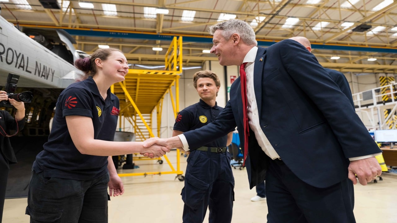Foto - Milyar sterlinlik dev imza geldi! İngiltere, "Onlar bu işin ustası" deyip savunmasını Baykar’ın ortağına teslim etti