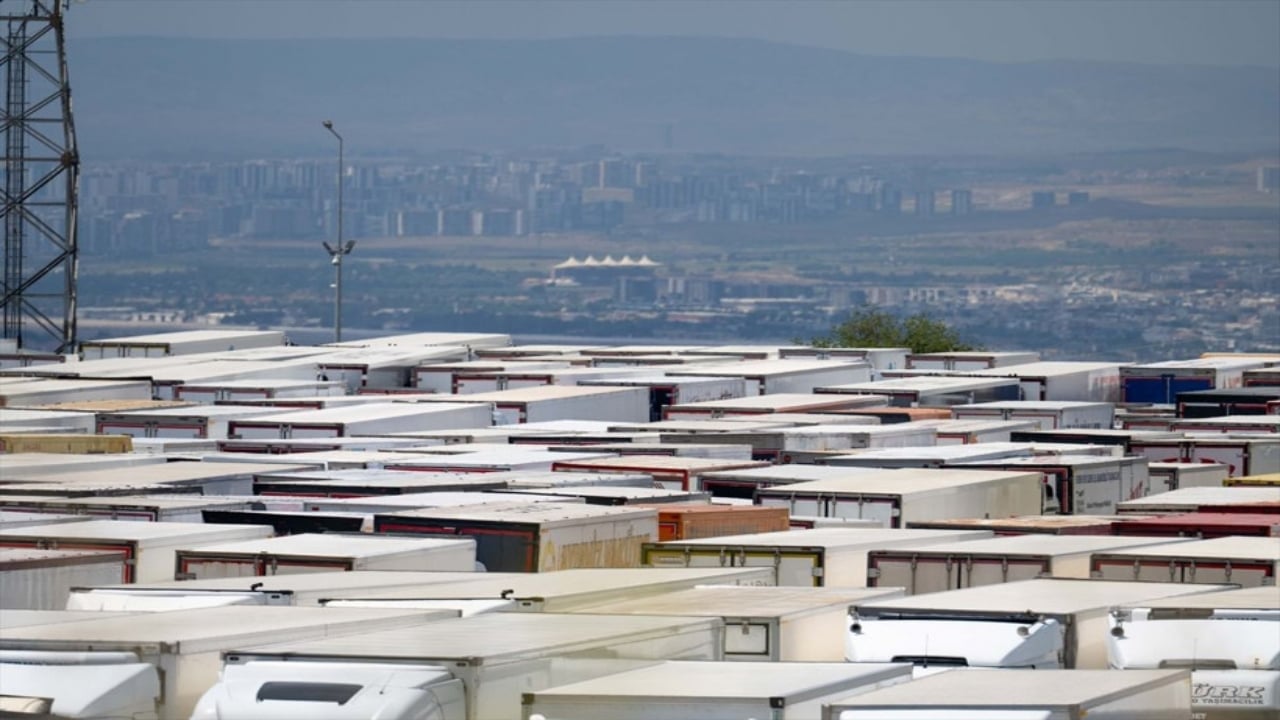 Foto - Milyonlar nefesini tuttu! Tam 531 TIR ardı ardına yola çıktı! "Zaman ayarlı kilit" detayı