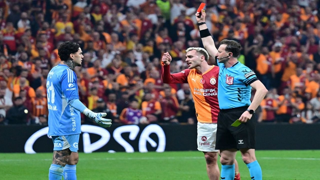 Milyonlarca Fener taraftarının hayallerini çalan Ederson’un cezası belli oldu! Duyan, "Üstüne bir de plaket verseydiniz" diyor
