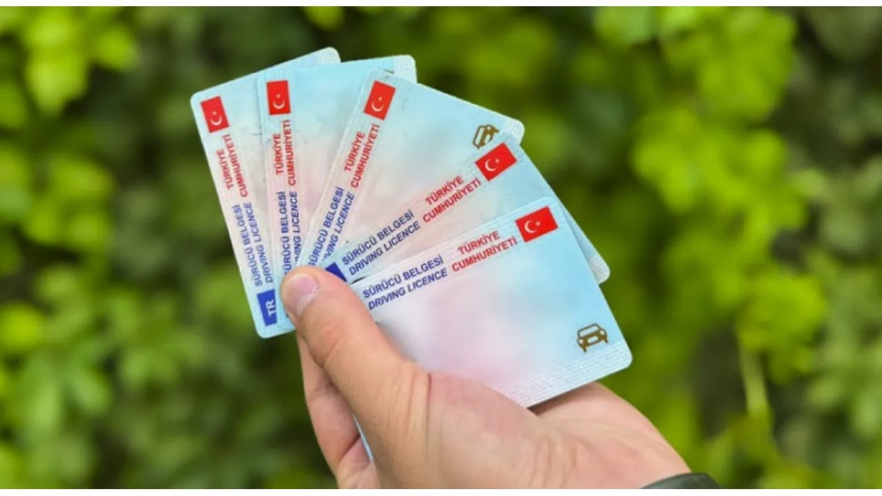 Milyonlarca kişiyi ilgilendiriyor! Ehliyetlerde yeni dönem resmen başladı