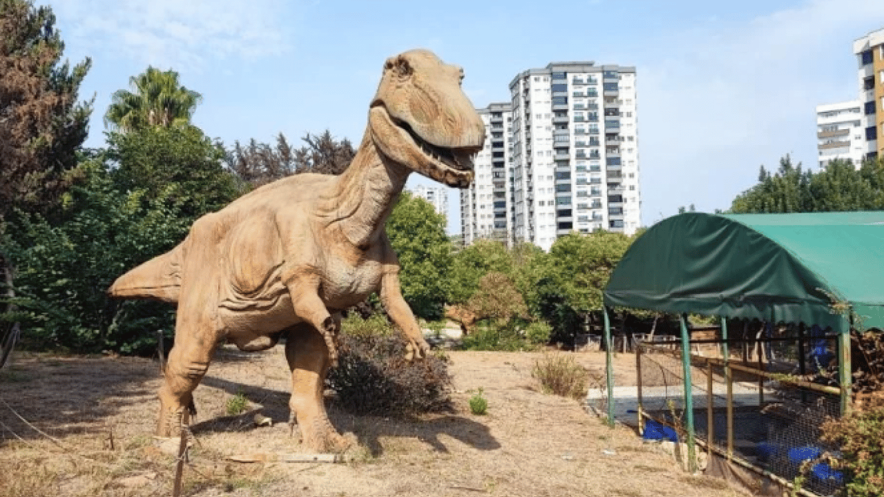 Foto - Milyonlarca lira harcanmıştı! Dinozorlar sessizliğe gömüldü