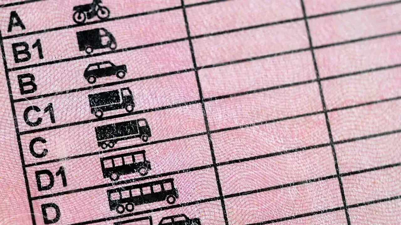 Foto - Milyonlarca sürücüye büyük kolaylık geliyor! Ehliyetlerde kritik şart kaldırılıyor