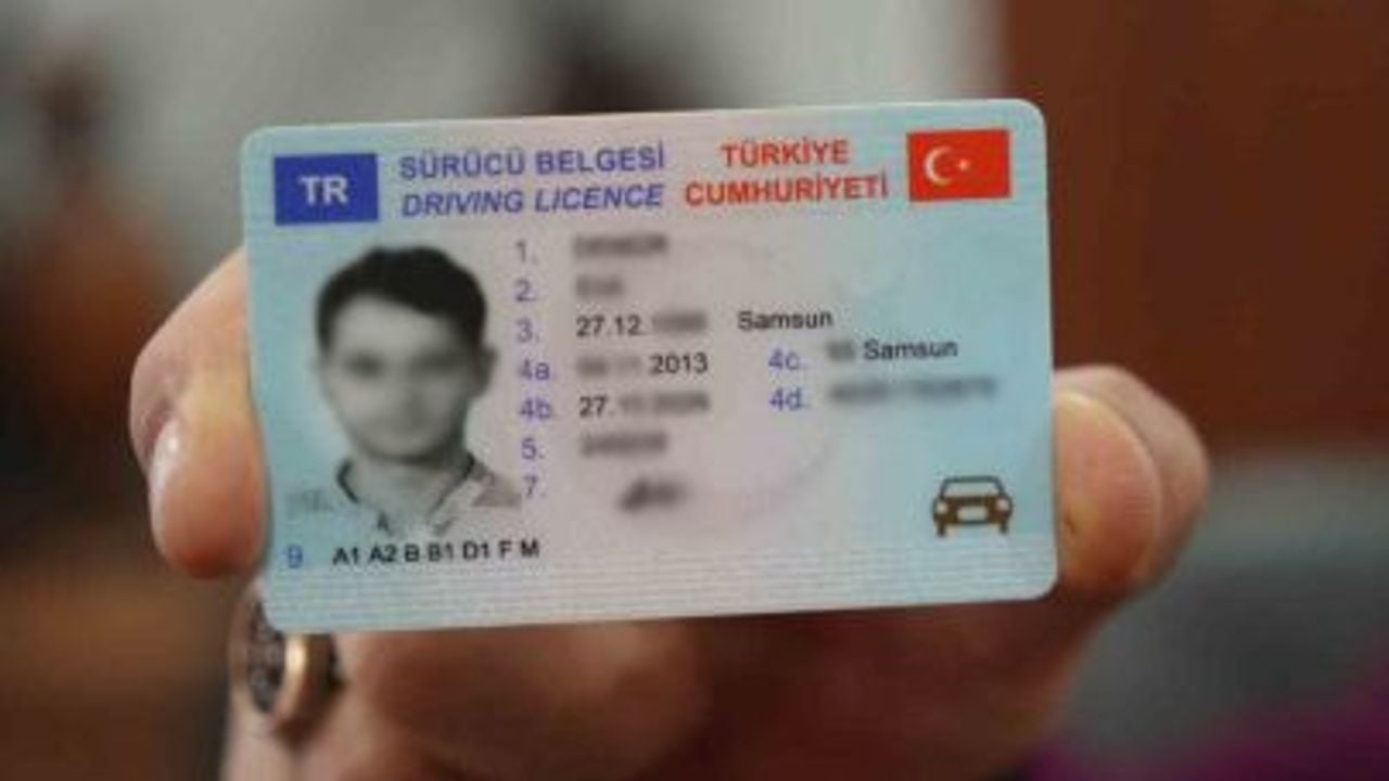 Foto - Milyonlarca sürücüye büyük kolaylık geliyor! Ehliyetlerde kritik şart kaldırılıyor