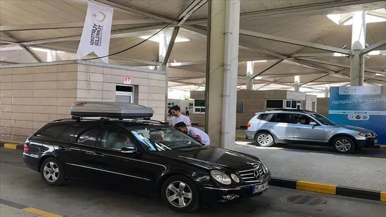 Foto - Milyonları ilgilendiren yeni uygulama bugün başladı! Bunu yapmayan araçlar artık geçemeyecek
