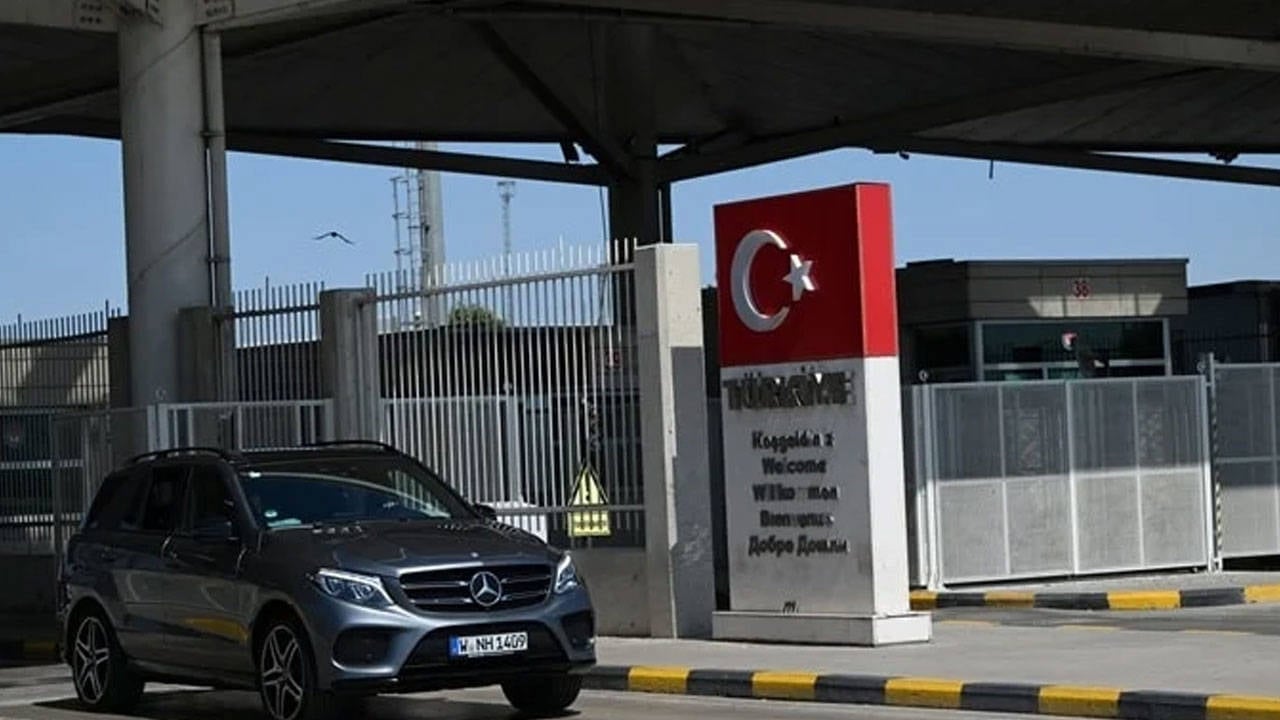 Foto - Milyonları ilgilendiren yeni uygulama bugün başladı! Bunu yapmayan araçlar artık geçemeyecek