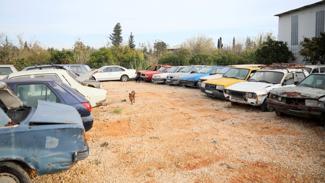 Foto - Milyonluk servet çürüyor! Yediemin otoparkı ‘araç mezarlığı’na döndü