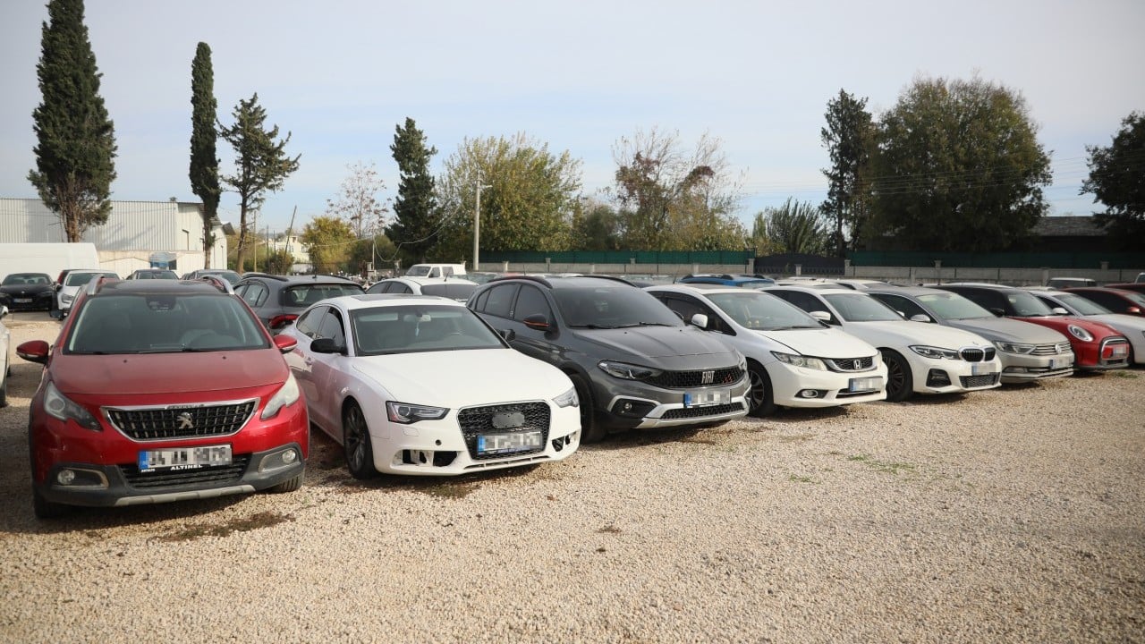 Foto - Milyonluk servet çürüyor! Yediemin otoparkı ‘araç mezarlığı’na döndü